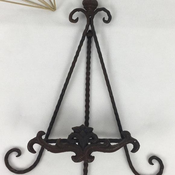 Beautiful Iron Scroll Easel Display Stand - Picture 7 of 7